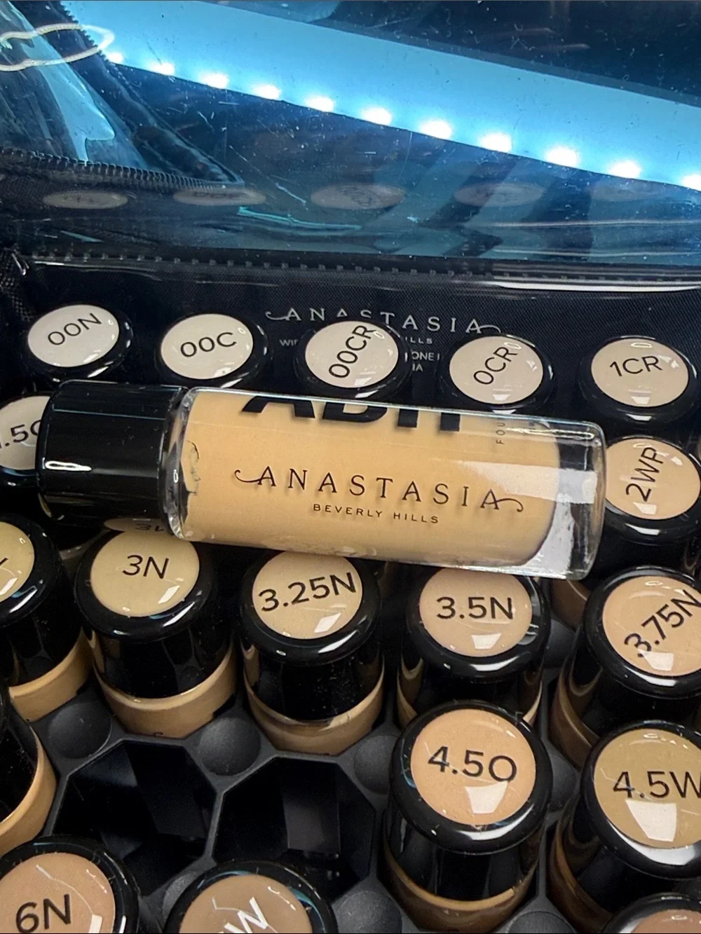 Anastasia Beverly Hills Foundation Set – 41 shades with black travel case